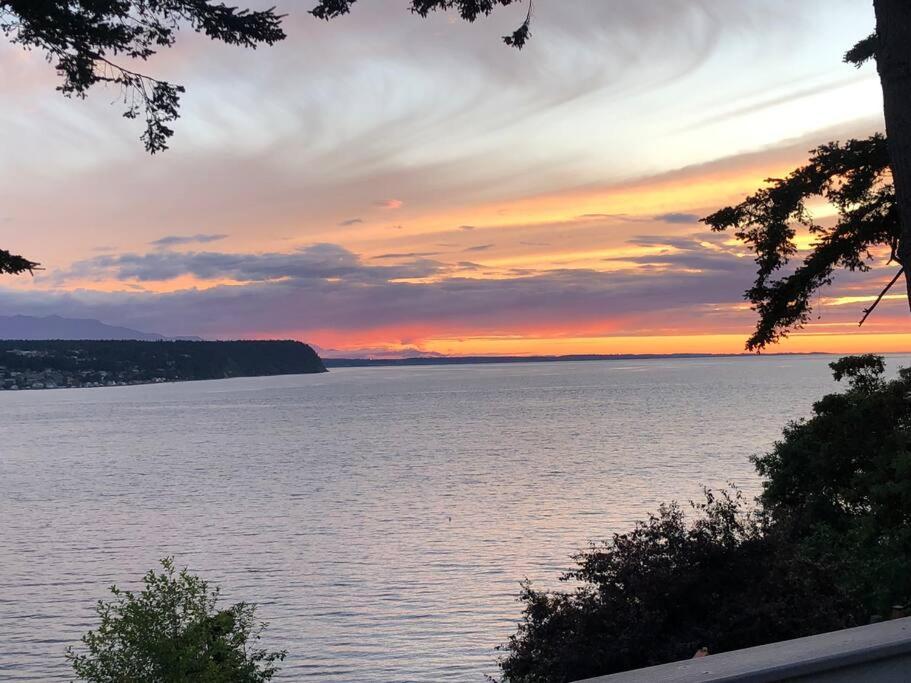Waterfront, Sunsets And Mountains Villa Порт Таунсънд Екстериор снимка